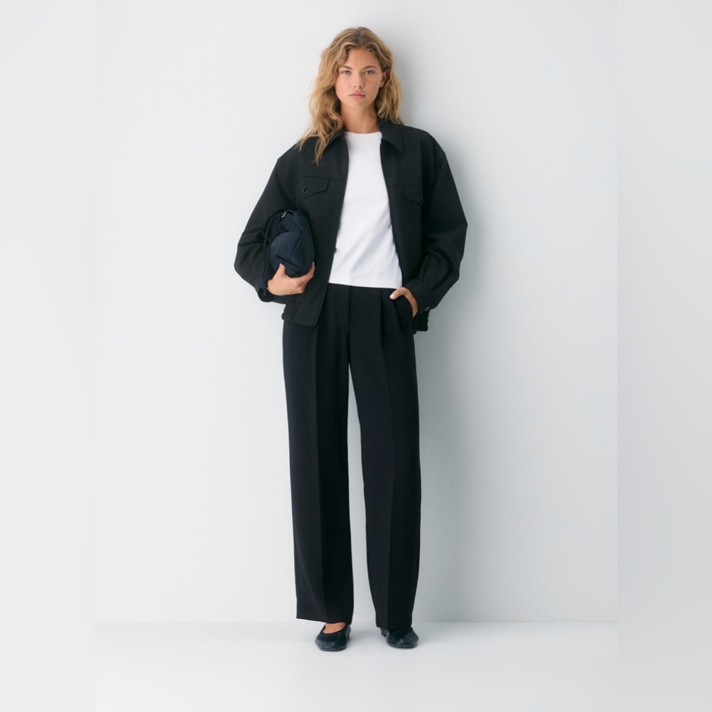 Aritzia Black Wide-Leg High-Rise Trousers